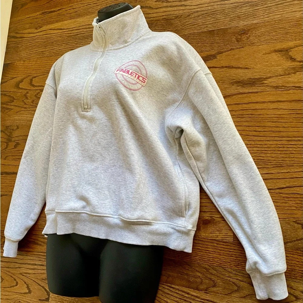 Fabletics Gray Half-Zip Pullover Jacket L • Logo Sweatshirt •